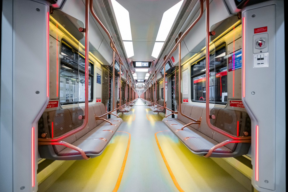 Поезд метро Москва 2020