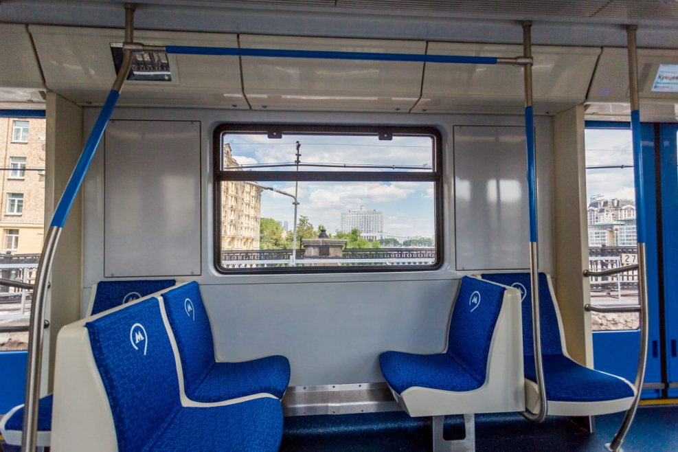 Поезд метро Москва 2