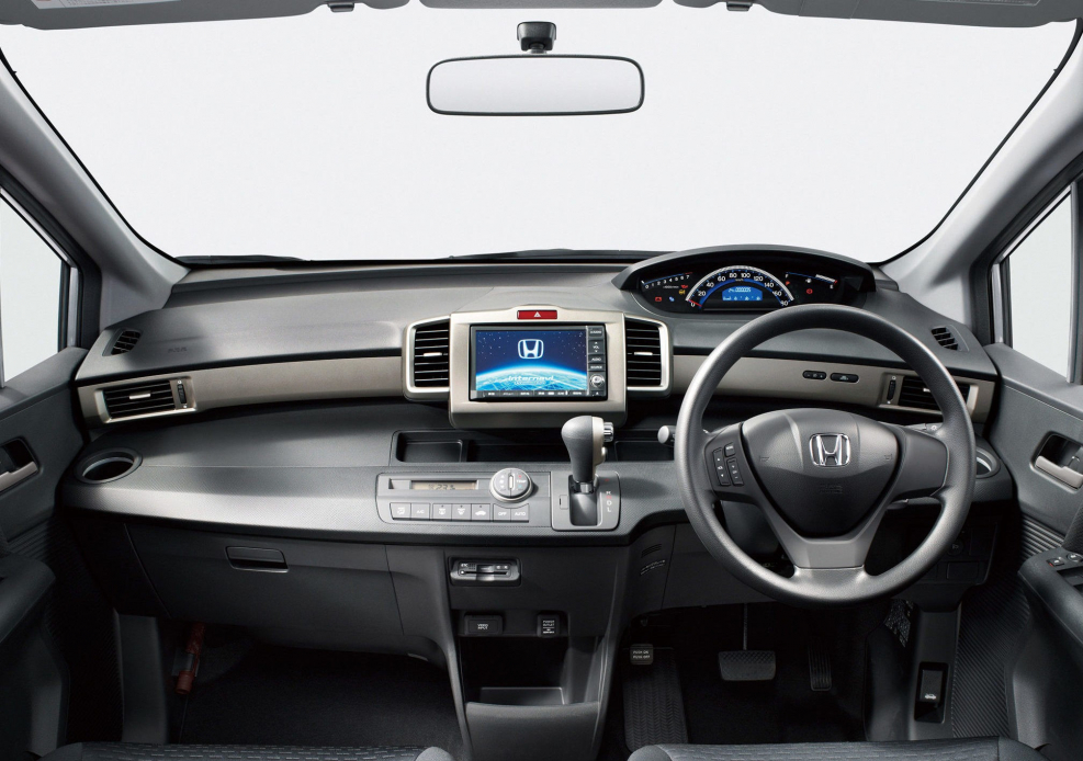 Honda freed 2010 салон
