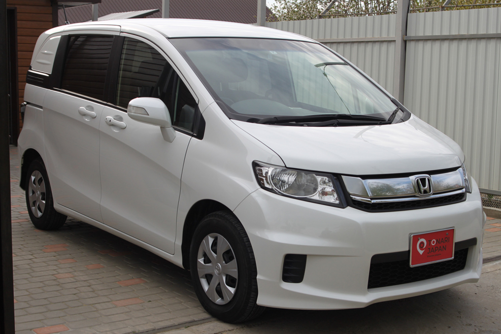 Honda freed Spike 2017