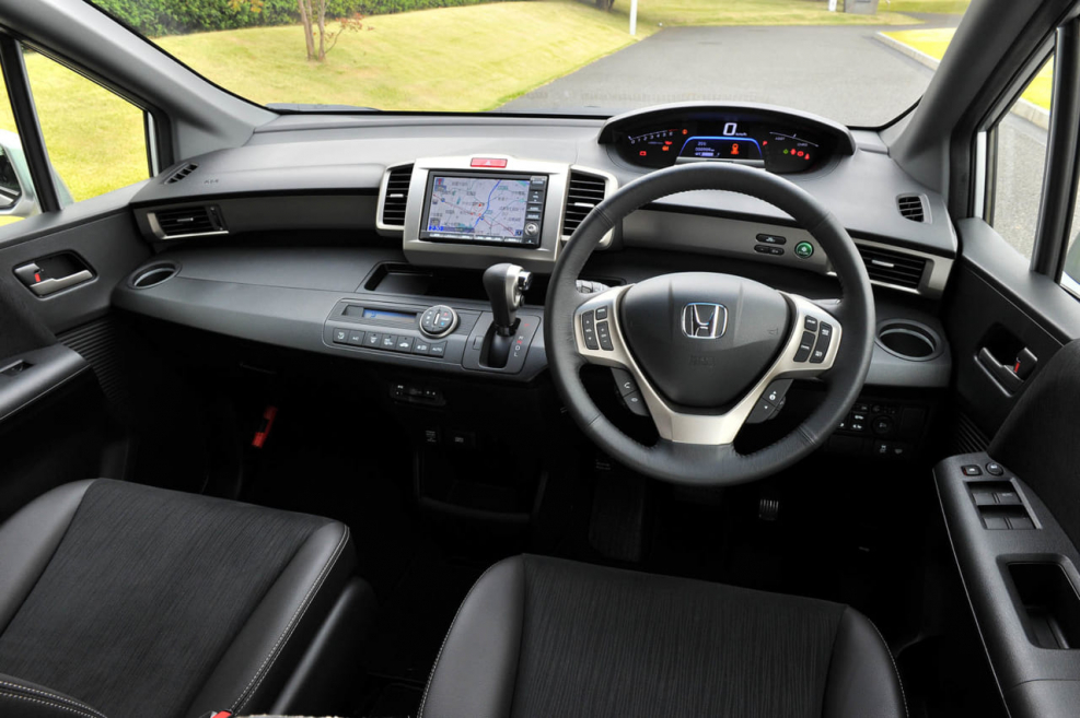 Honda freed 2010 салон