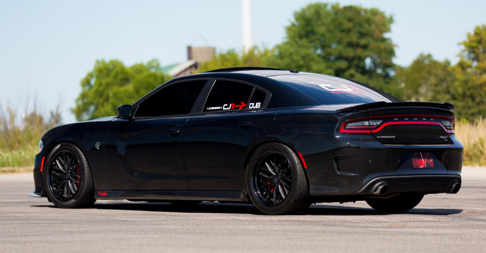 Додж Чарджер srt Hellcat 2015 черный