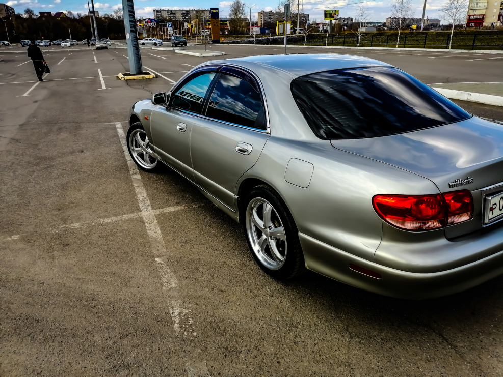 Mazda Millenia 2