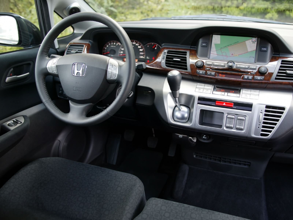 Honda. Fr-v 2004