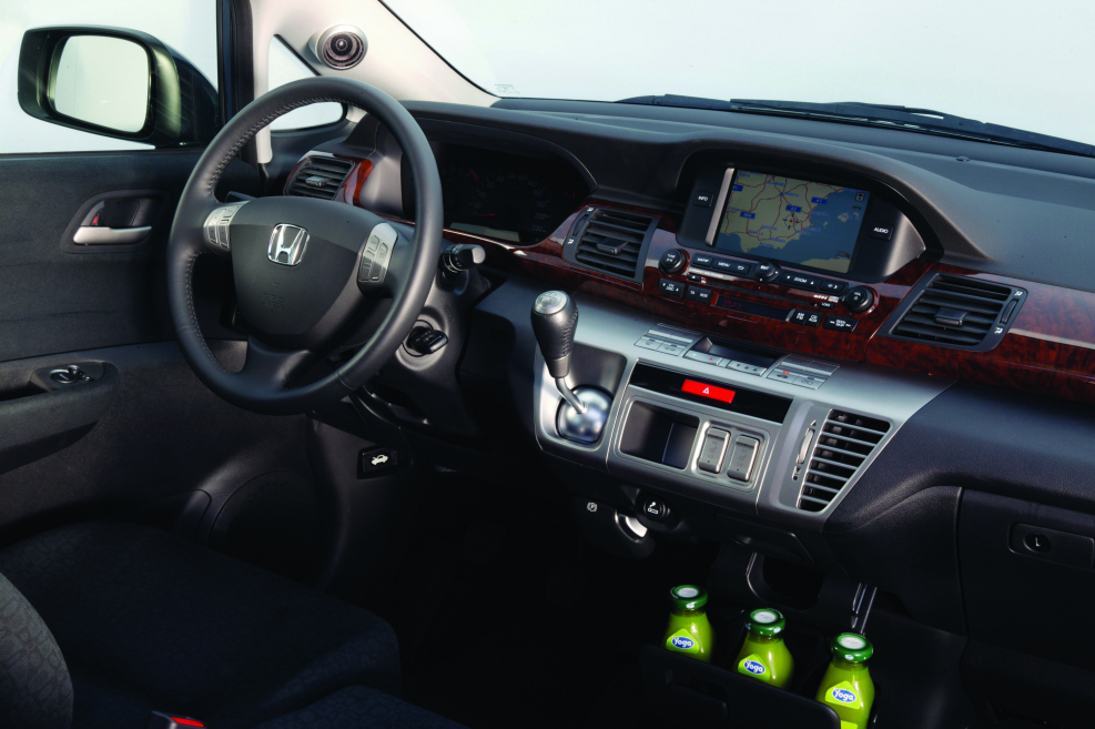 Honda FRV 2007 салон