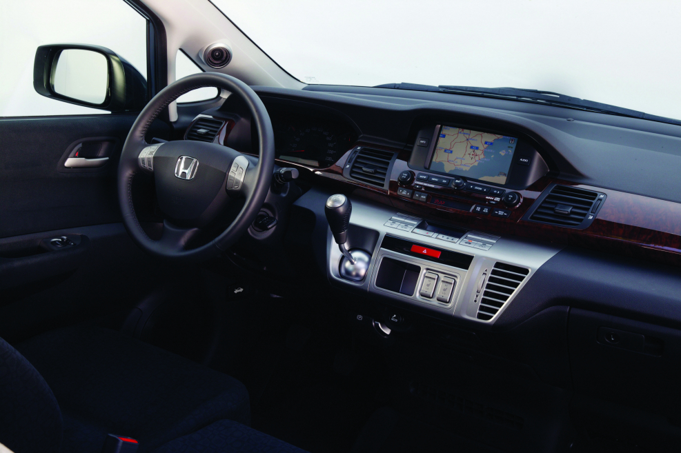 Honda FRV 2007 салон