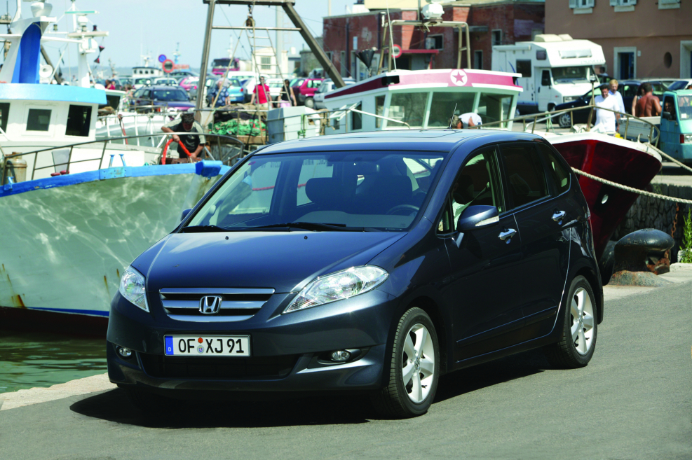 Хонда FRV 2005