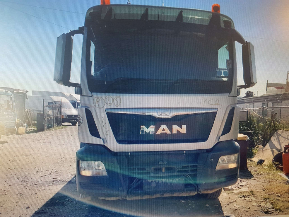 Man 8240
