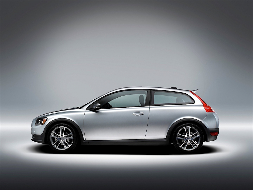 Volvo хэтчбек cx30