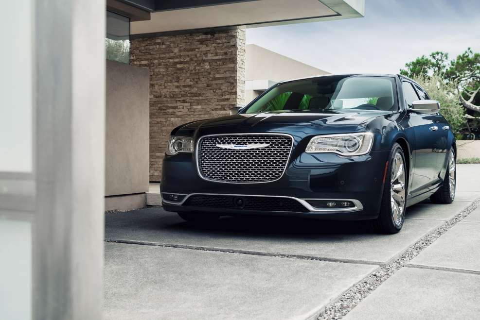 Автомобиль Chrysler 300c