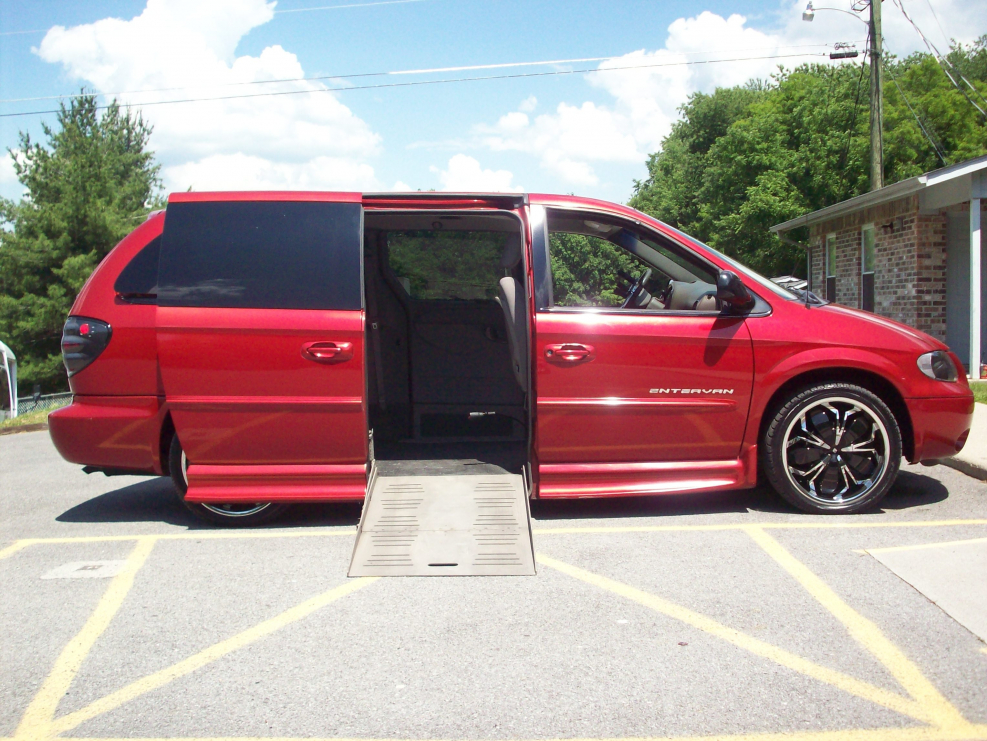 Dodge Grand Caravan 2002 stance