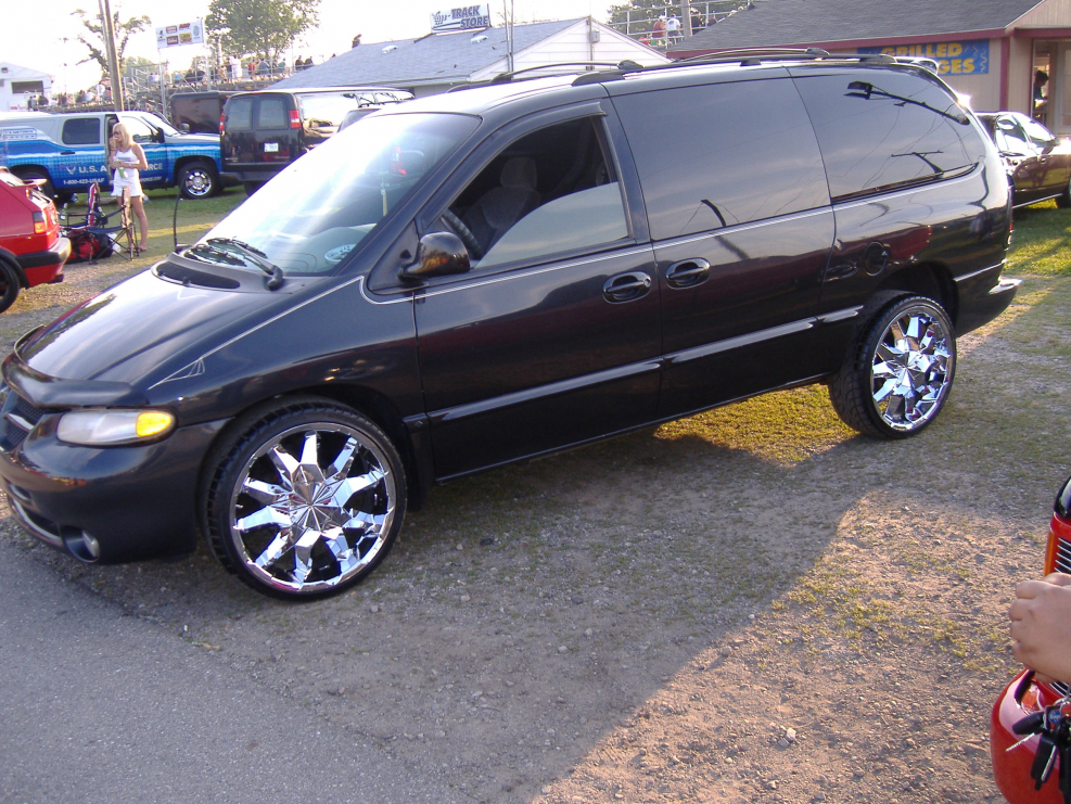 Dodge Caravan 2000 r18
