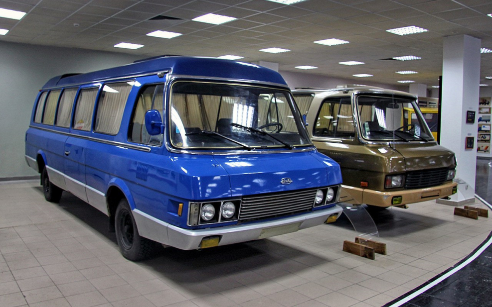 Микроавтобус Юность ЗИЛ-118