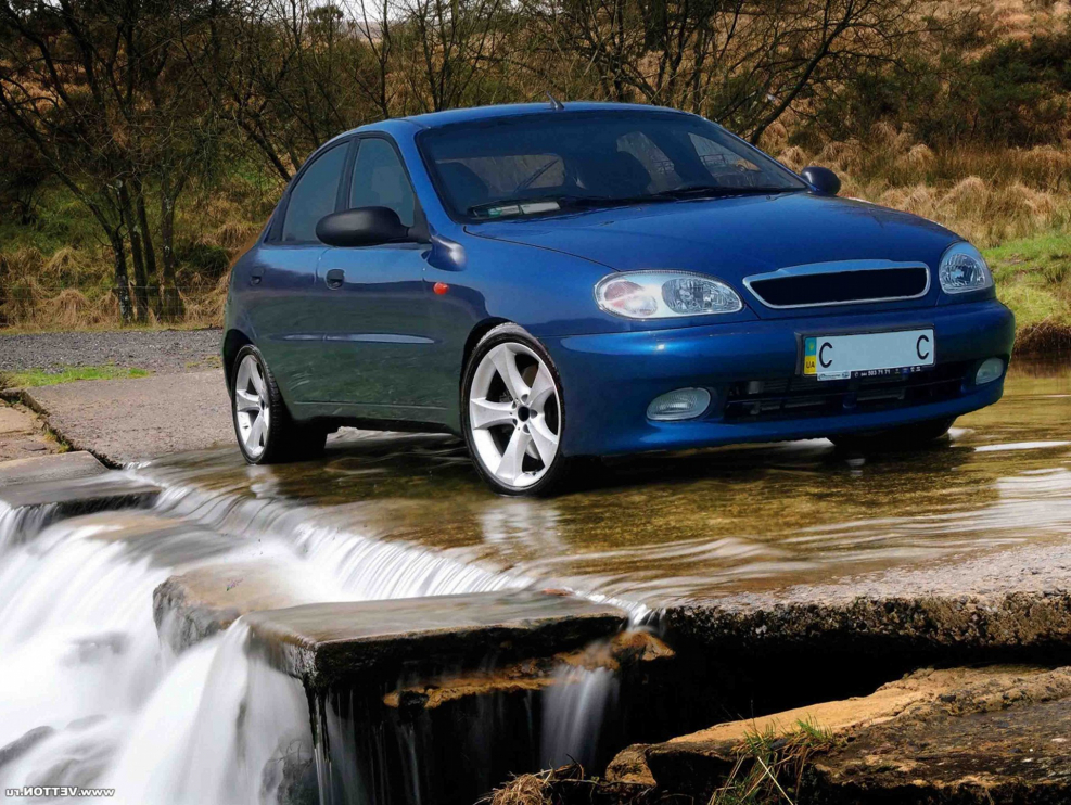 Daewoo lanos белый