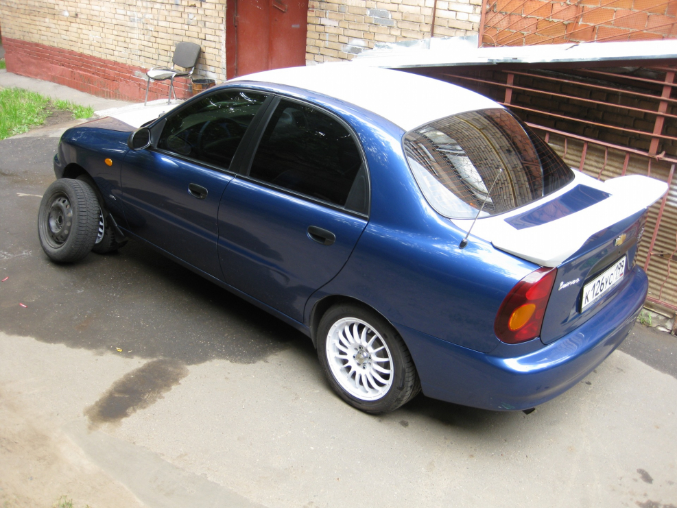 Chevrolet lanos серый
