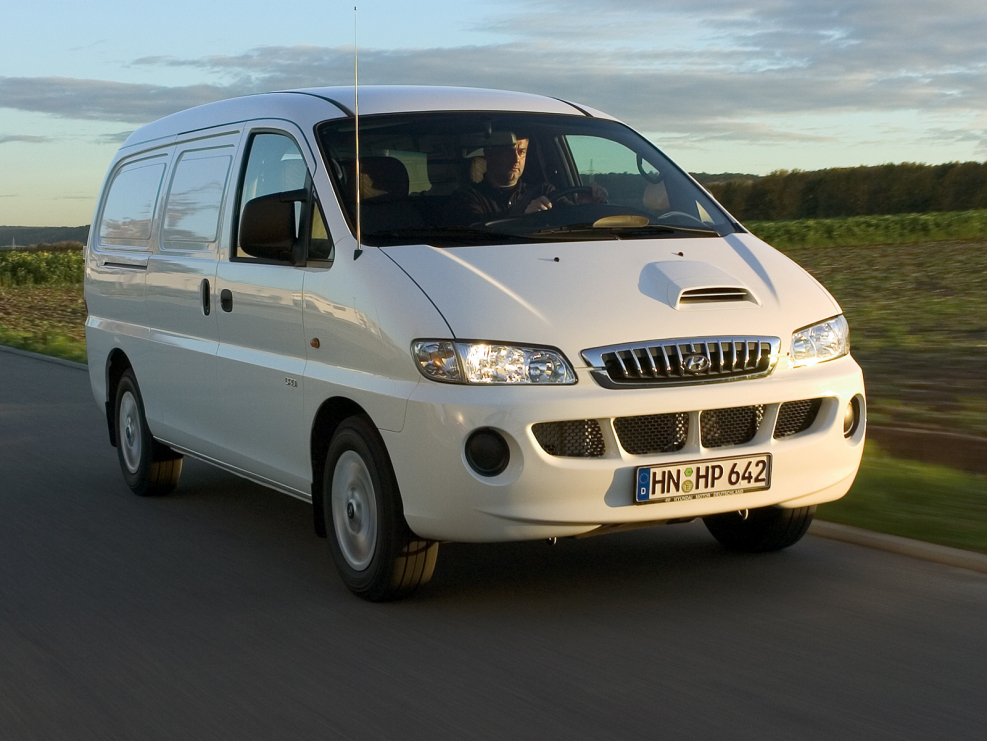 Hyundai Starex 2