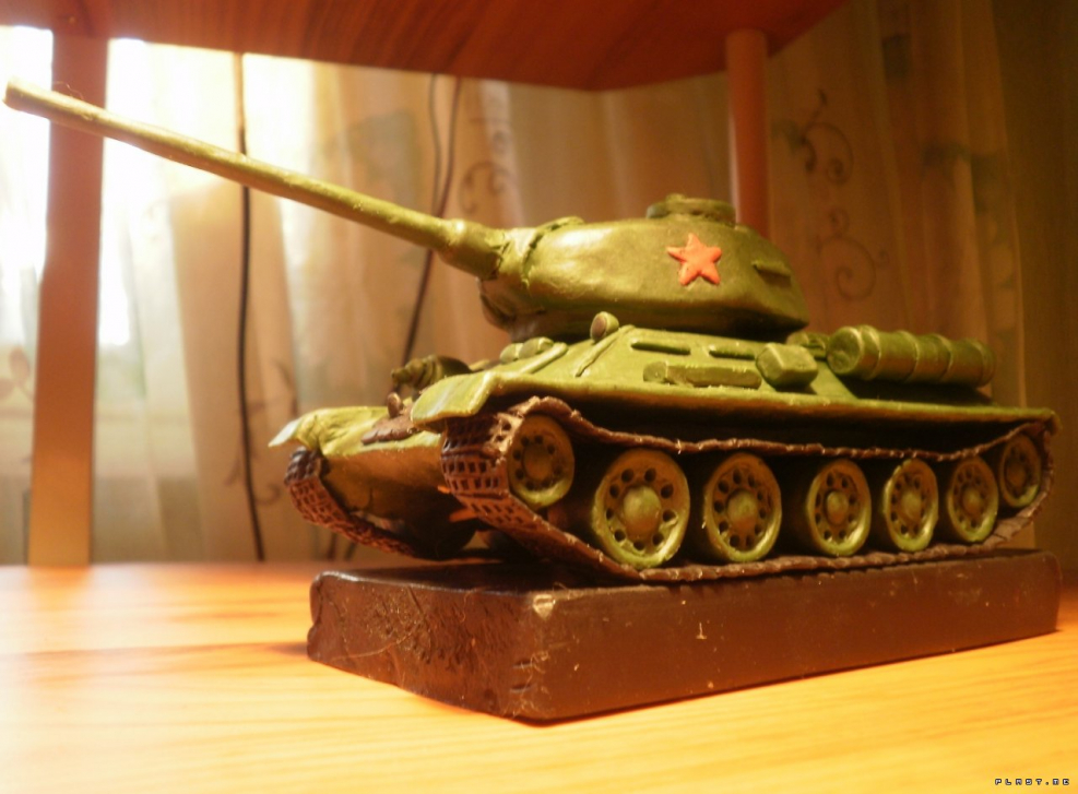 Танк т-34 из пластилина