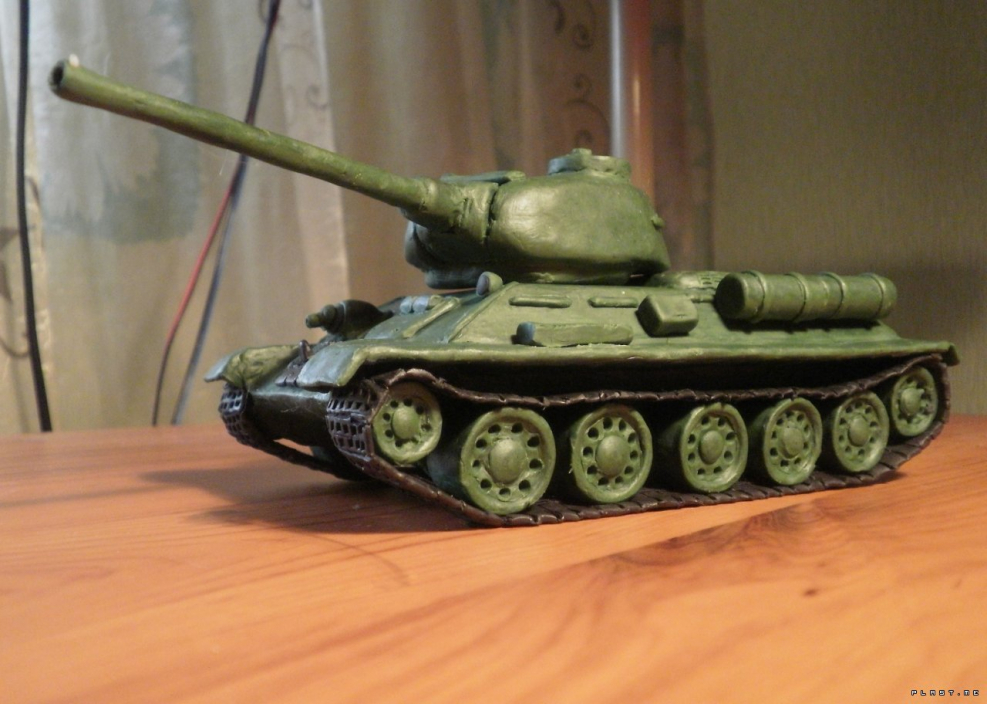 Танк т-34 из пластилина