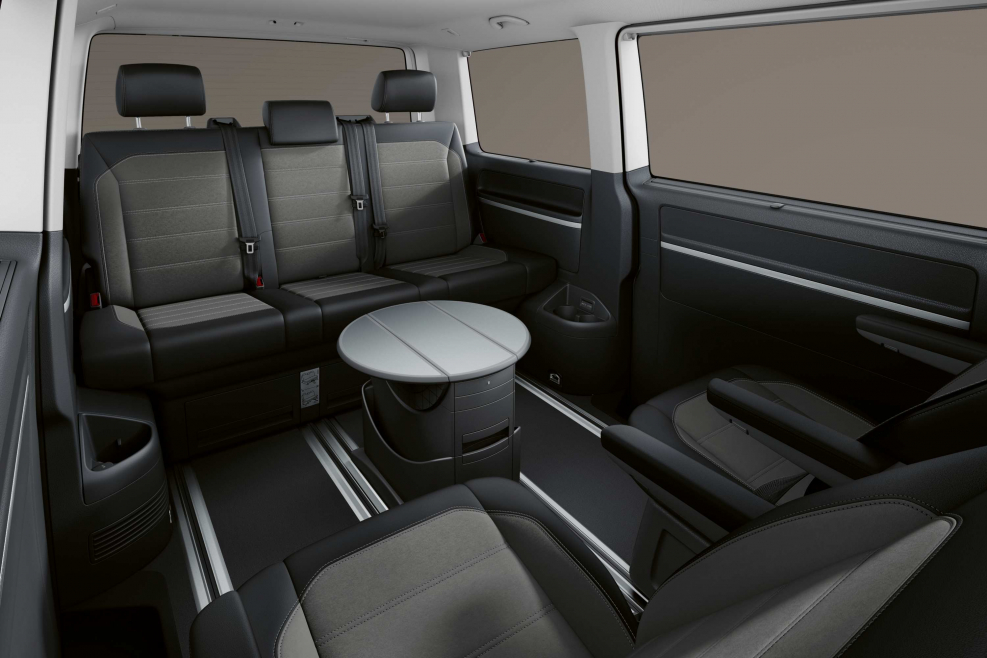Volkswagen Multivan 2021 салон
