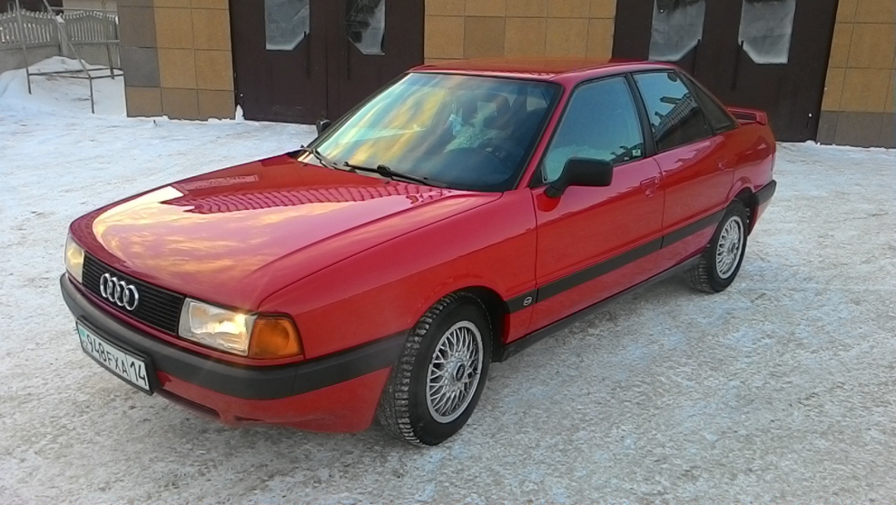 Ауди 80 b3 малиновая