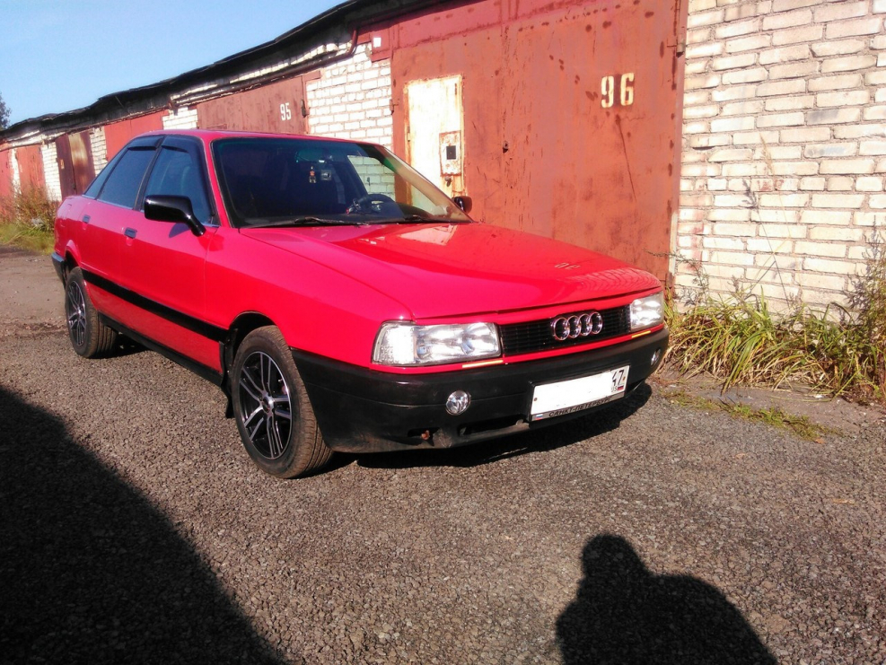 Ауди 80 Red