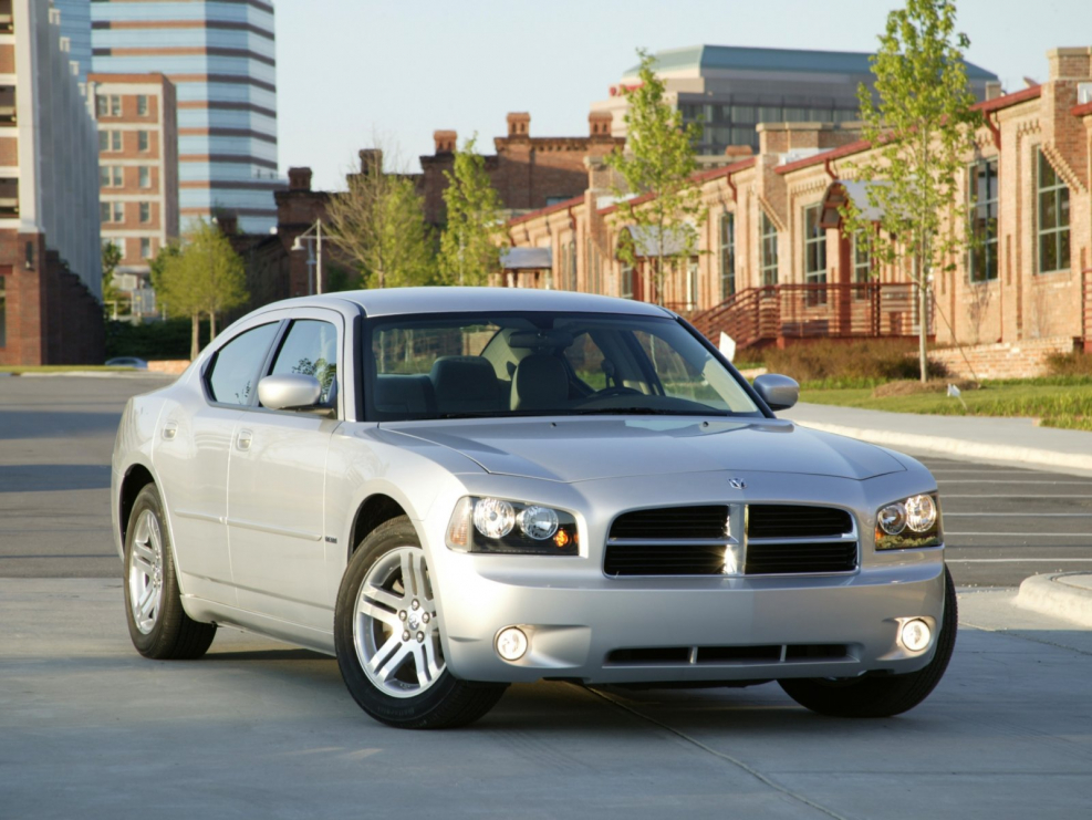 Додж Charger 2005
