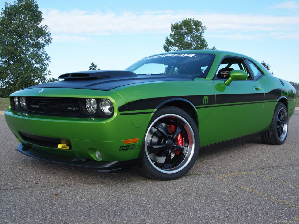 Dodge Challenger srt 10