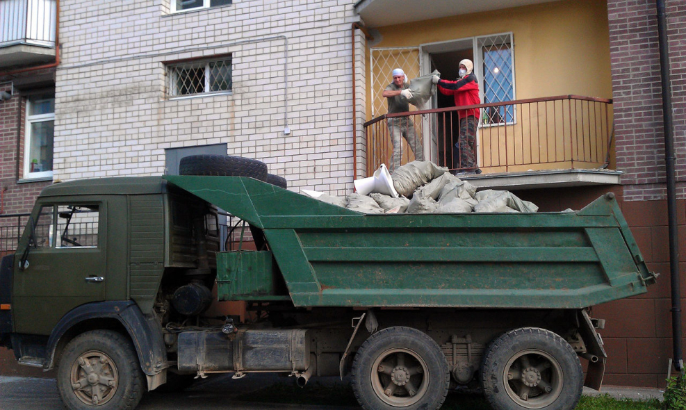 Вывоз строительного мусора КАМАЗ
