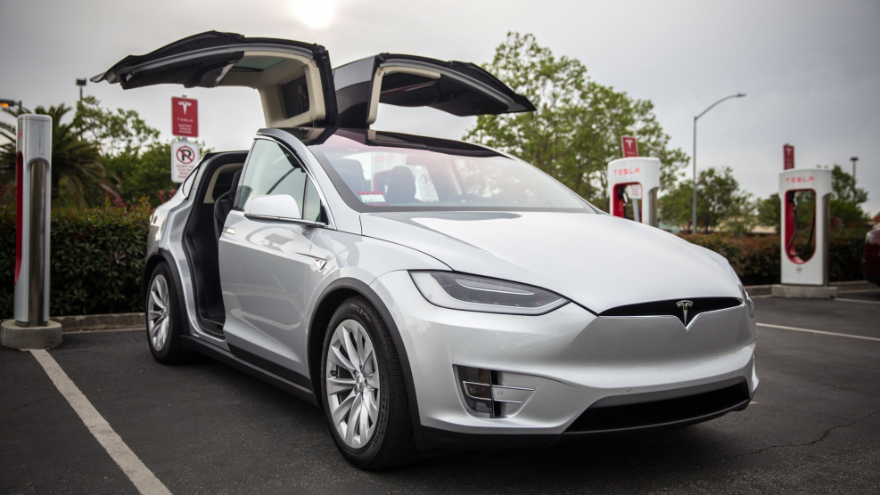 Tesla model x модель
