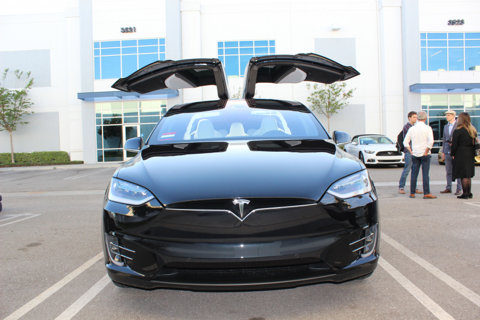 Тесла кроссовер model x
