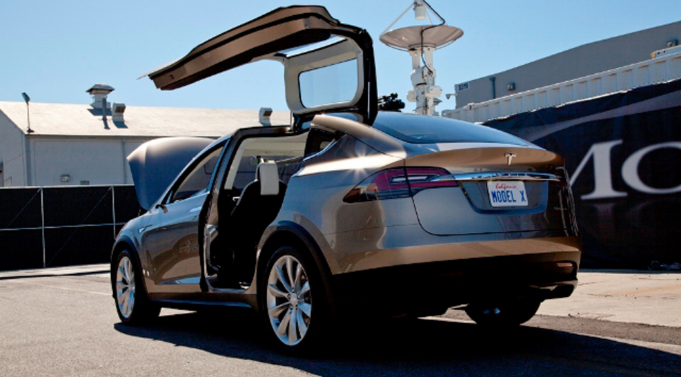 Тесла кроссовер model x