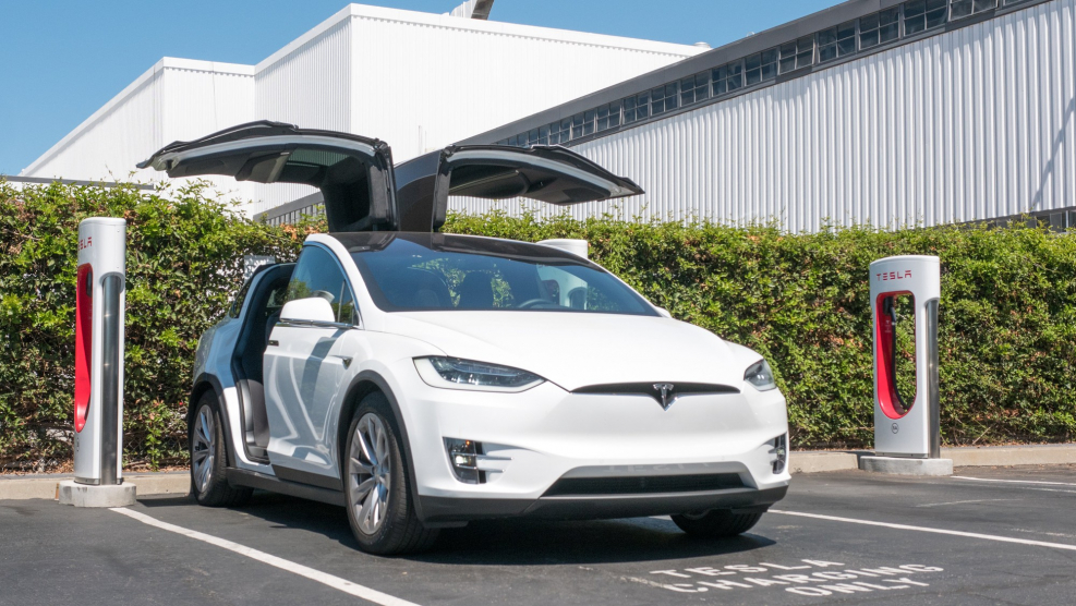Tesla model x двигатель