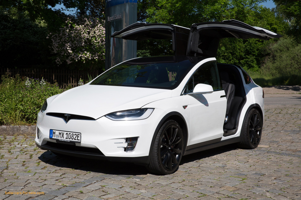 Машина Tesla model x