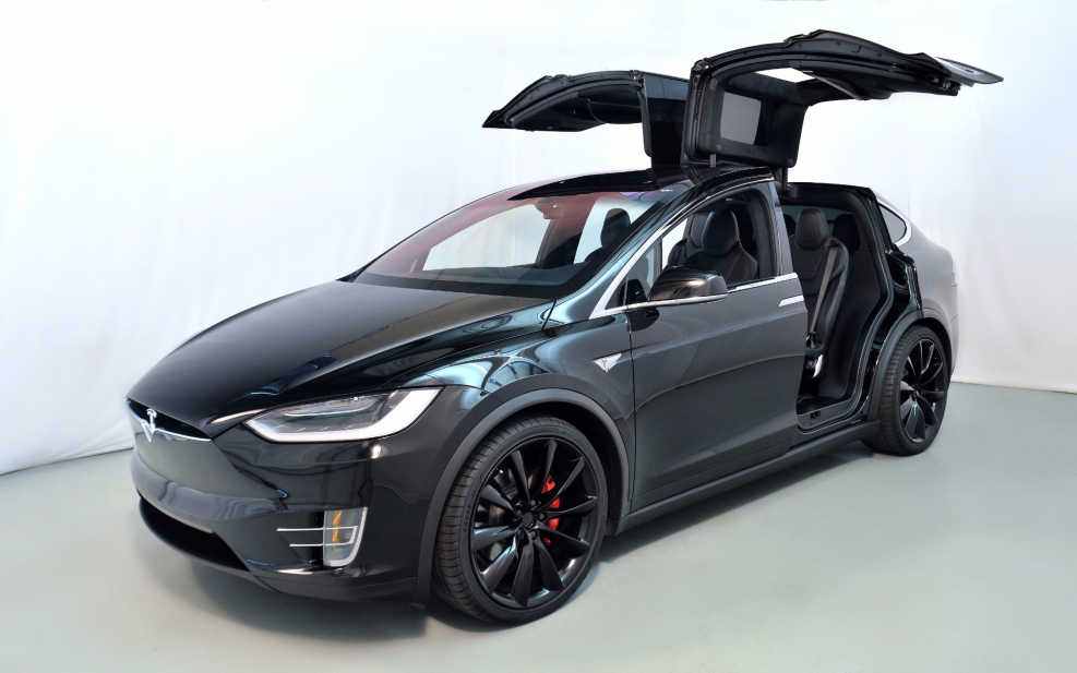 Tesla model x модель