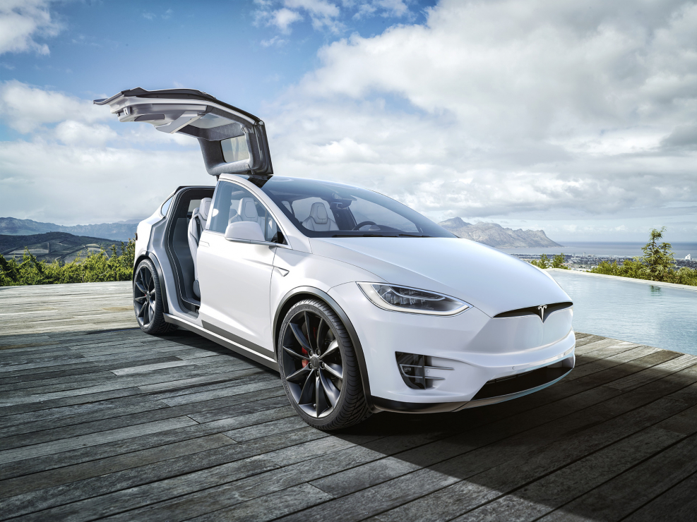 Tesla model x белая
