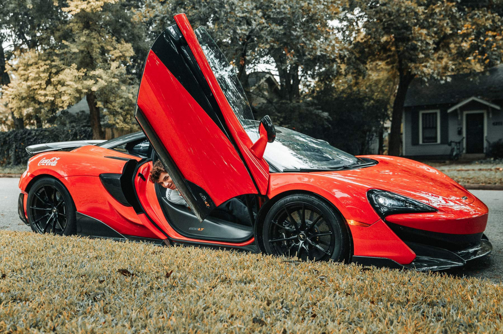 570 S T 20 car realni avto Turing
