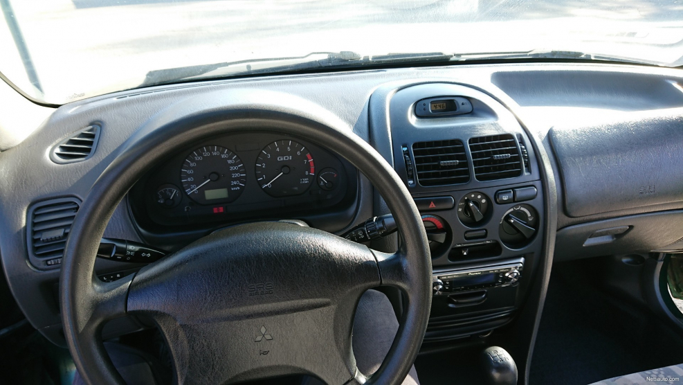 Mitsubishi Carisma 1998 салон