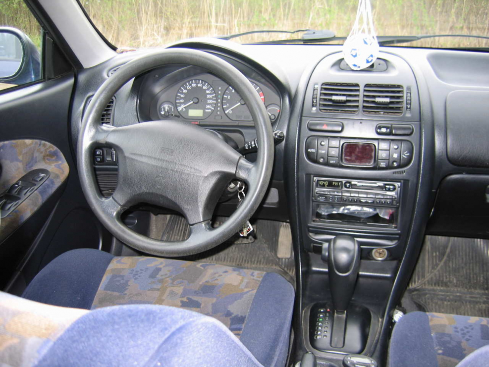 Carisma 1 1998 салон