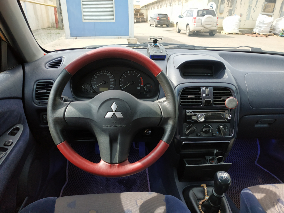Mitsubishi Colt 1.6 at, 1992 салон