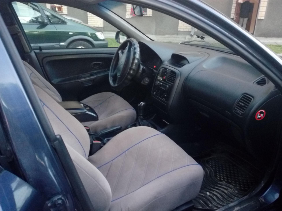Carisma хэтчбек 5 2002 ,салон