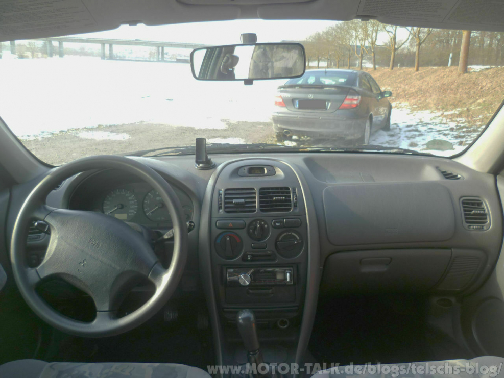 Mitsubishi Carisma 2003 1.8 салон
