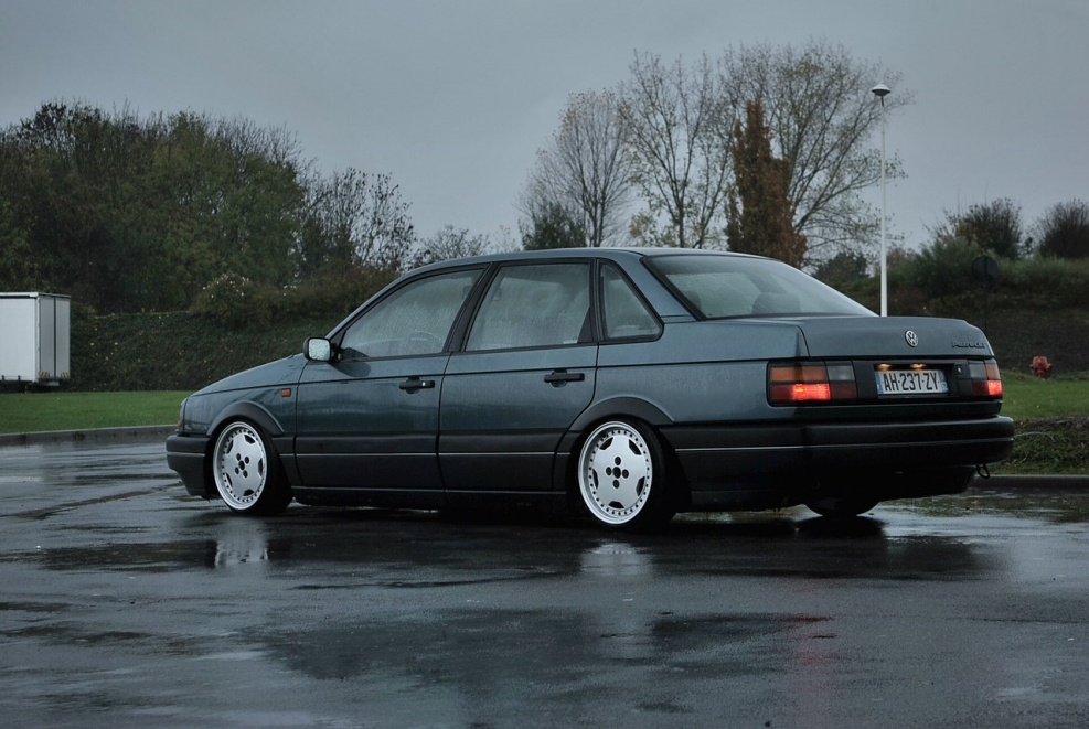 Volkswagen Passat b3 седан стенс