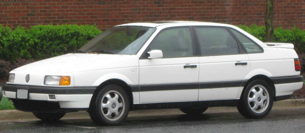 Volkswagen Passat b3 белый