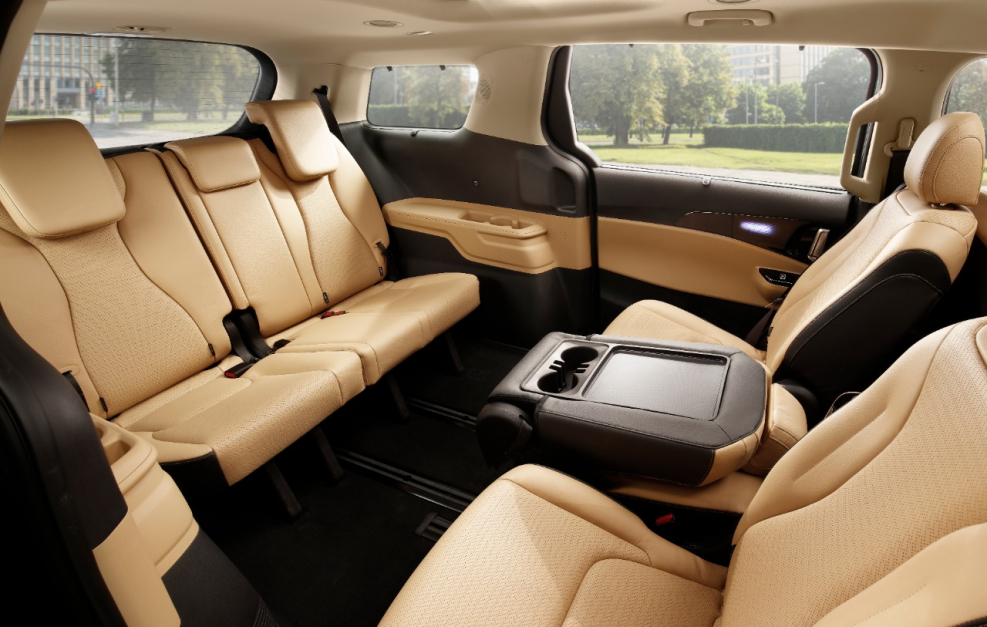 Новый минивэн Kia Carnival 2021