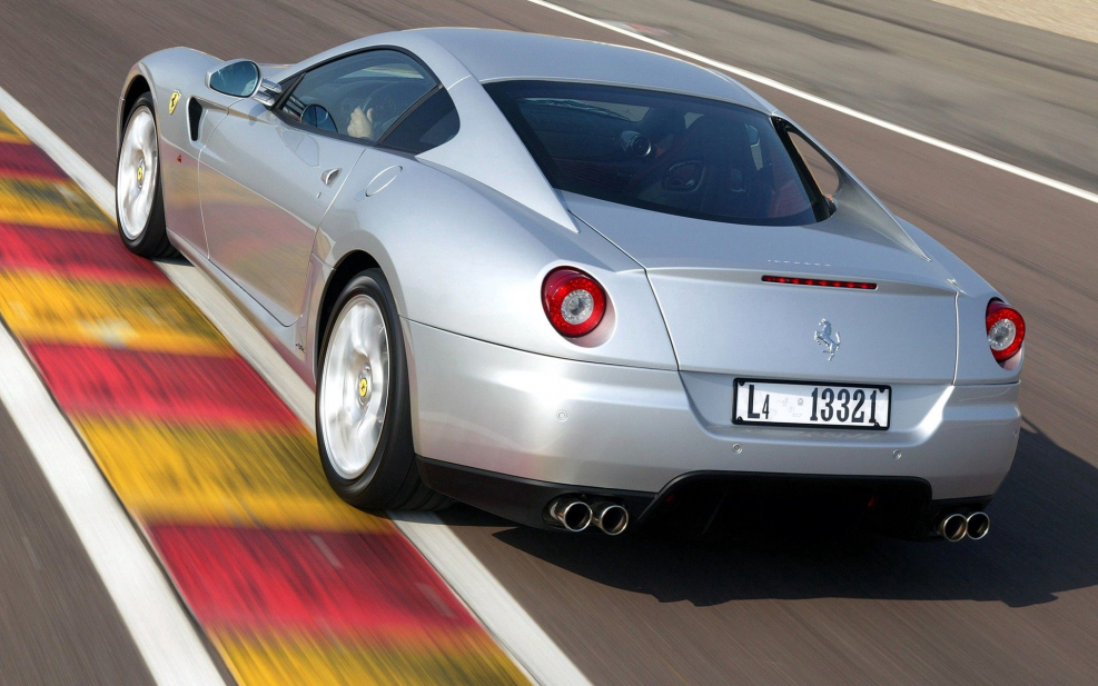 Ferrari 599 сзади