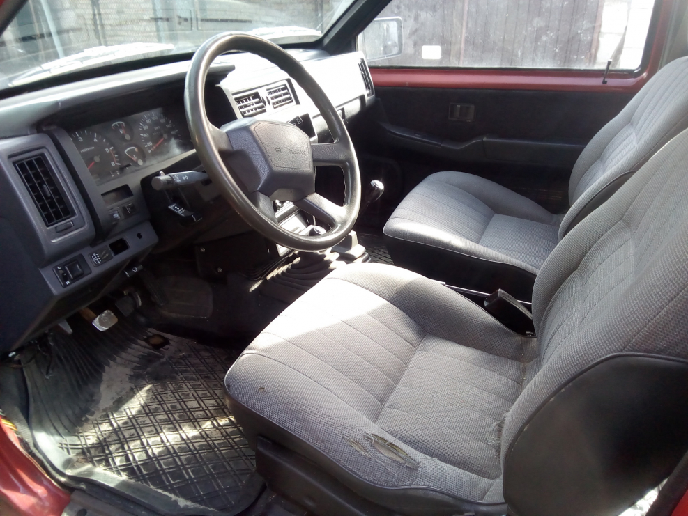 Nissan Terrano 1995 салон