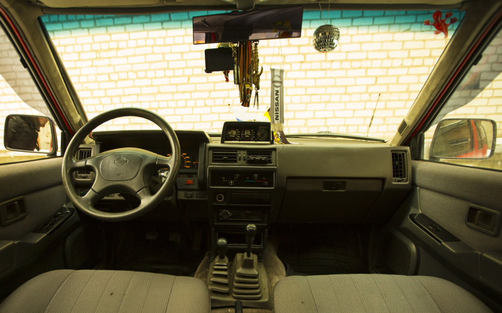 Nissan Terrano 1993 салон