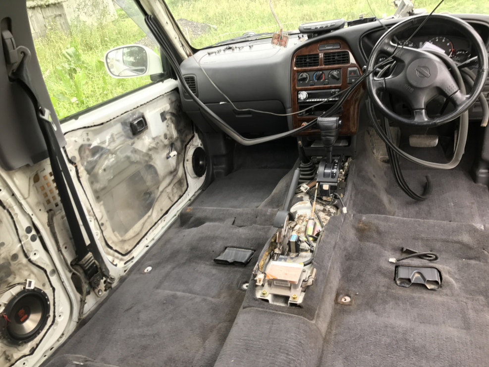 Nissan Terrano Regulus салон