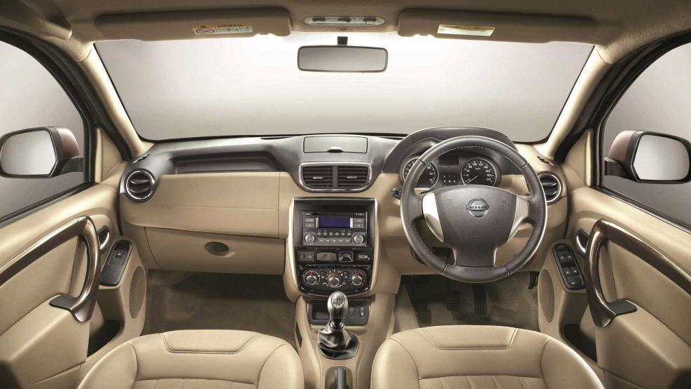 Nissan Terrano Renault Duster салон