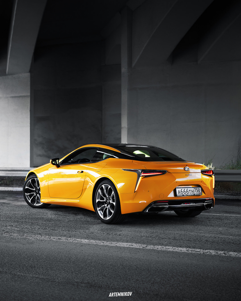 Лексус LC 500 желтый